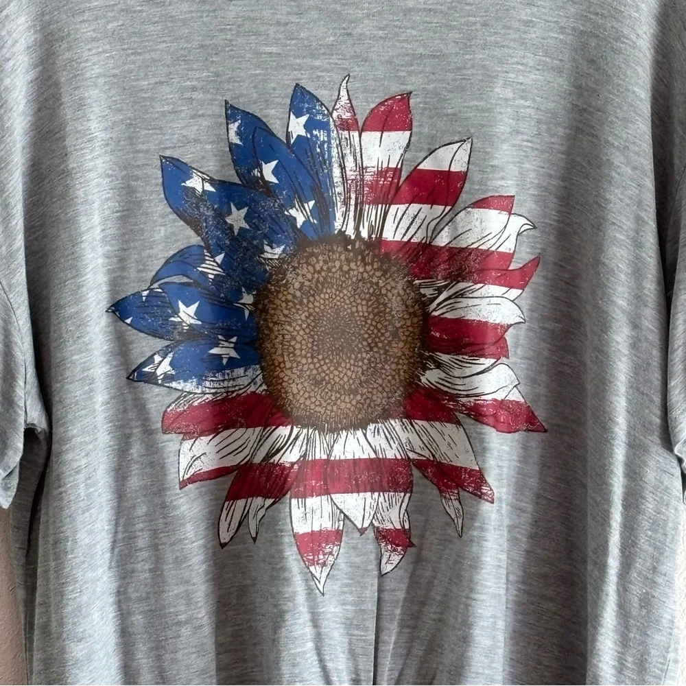 True Craft Gray Crewneck Women's T-Shirt Size Large Short Sleeve - Picture 2 of 8